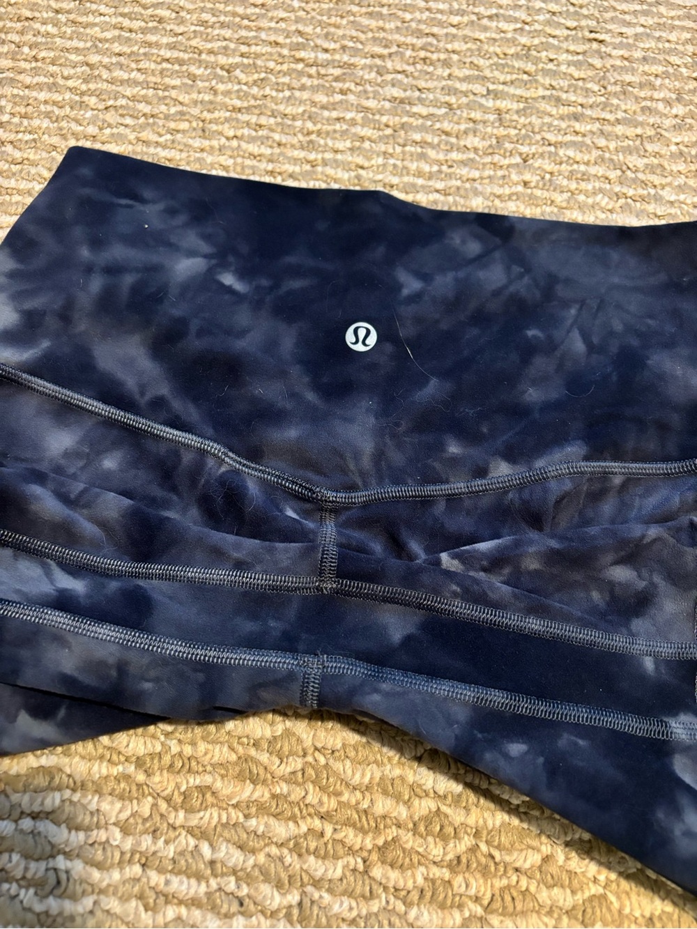 lululemon athletica Women's Black Tie-Dye High-Rise Bike Shorts - Picture 3 of 4